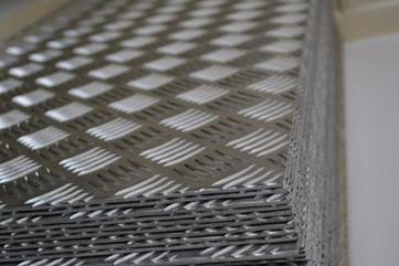 Blachy stalowe LOHR i blacha ryflowana aluminiowa
