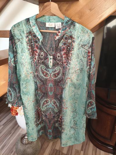 Sprzedam odzież damską w rozmiarze od 46 do 48